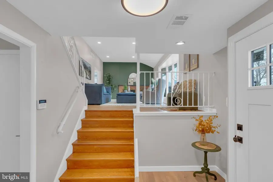 122 Leeds Rd, Mount Laurel, NJ 08054 - Image #2