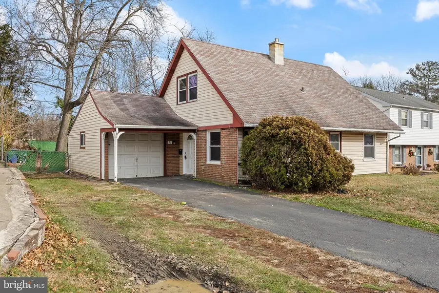 27 Marshal Ln, Willingboro, NJ 08046 - Image #2