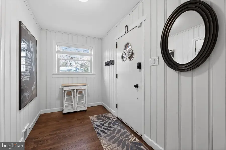 15 Circle Dr, Moorestown, NJ 08057 - Image #3