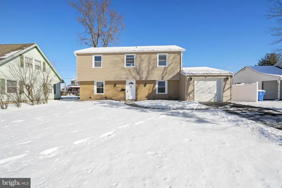 18 Bendix Ln, Willingboro, NJ 08046 - Image #2