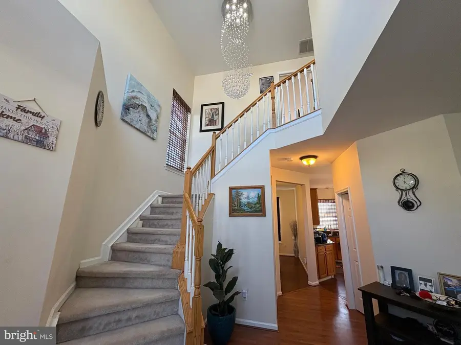 8 Creekwood Dr, Bordentown, NJ 08505 - Image #2