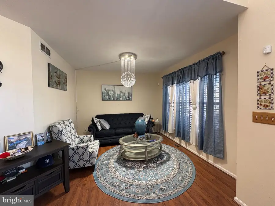 8 Creekwood Dr, Bordentown, NJ 08505 - Image #3