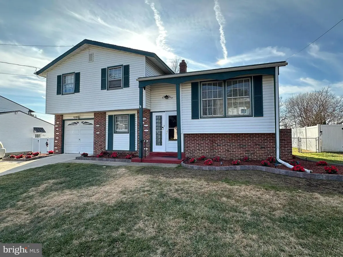 2211 Chestnut Hill Dr, Cinnaminson, NJ 08077 - Image #1