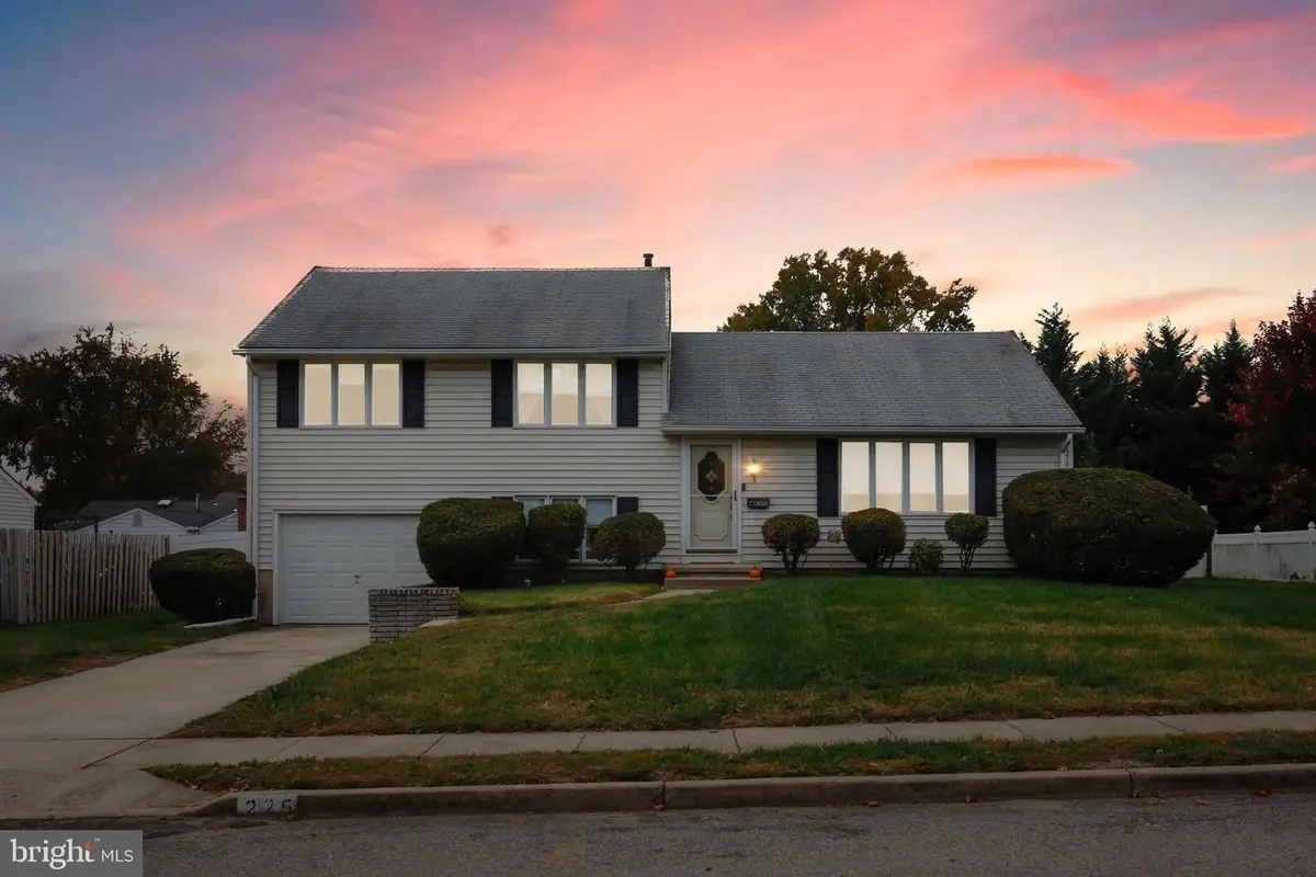 225 Sharrow Vale Rd, Delran, NJ 08075 - Image #1