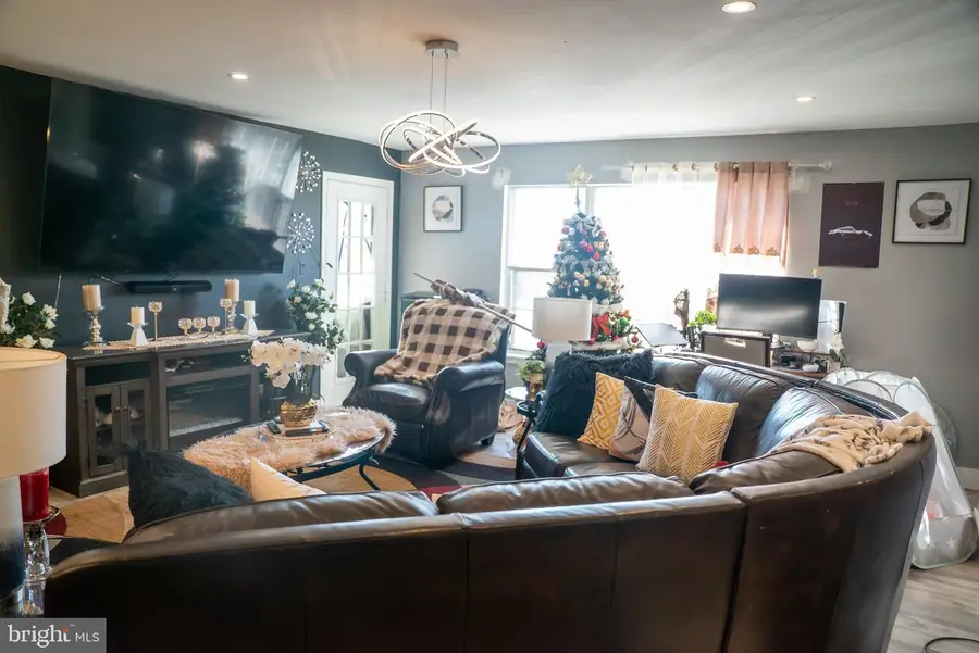 881-b Scotswood Ct, Mount Laurel, NJ 08054 - Image #3