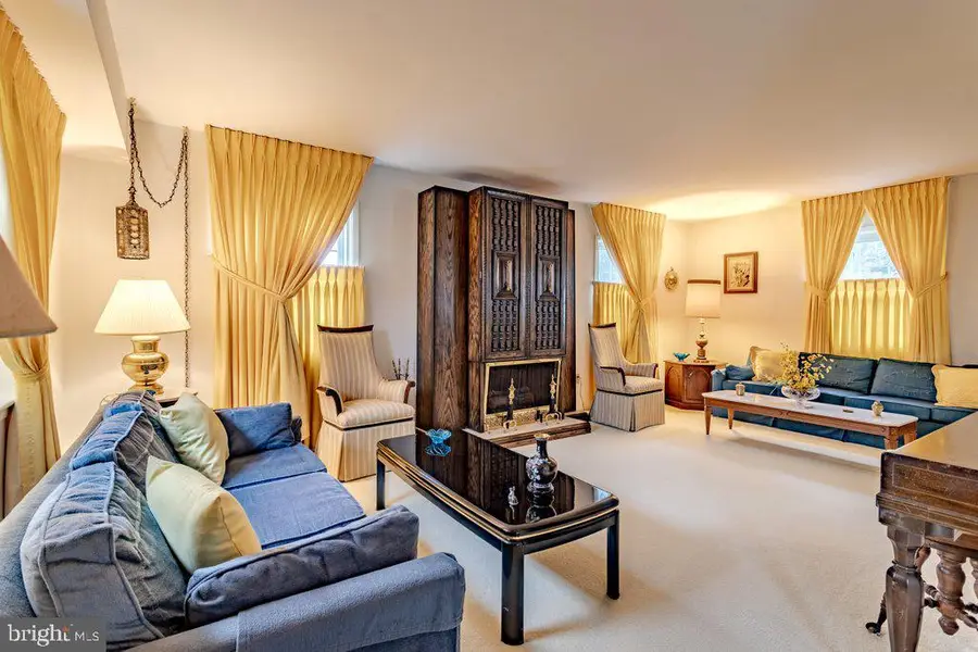 136 Glenview Ln, Willingboro, NJ 08046 - Image #2