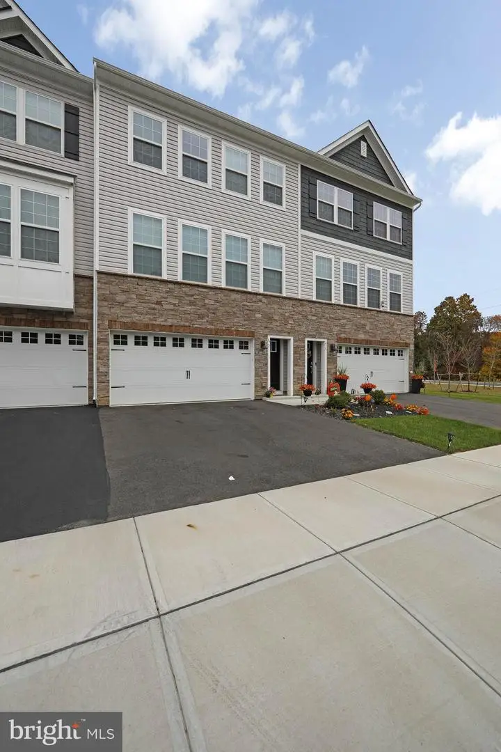 472 Monte Farm Rd, Mount Laurel, NJ 08054 - Image #2
