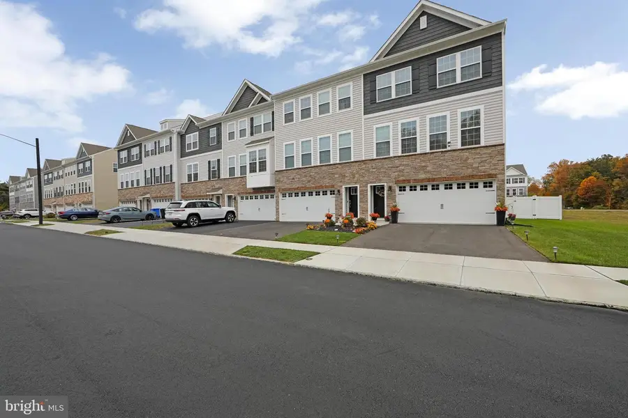 472 Monte Farm Rd, Mount Laurel, NJ 08054 - Image #3