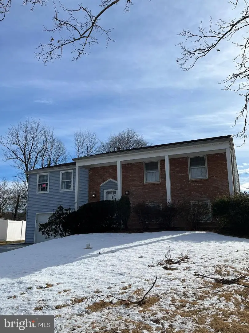 19 Neptune Ln, Willingboro, NJ 08046 - Image #2