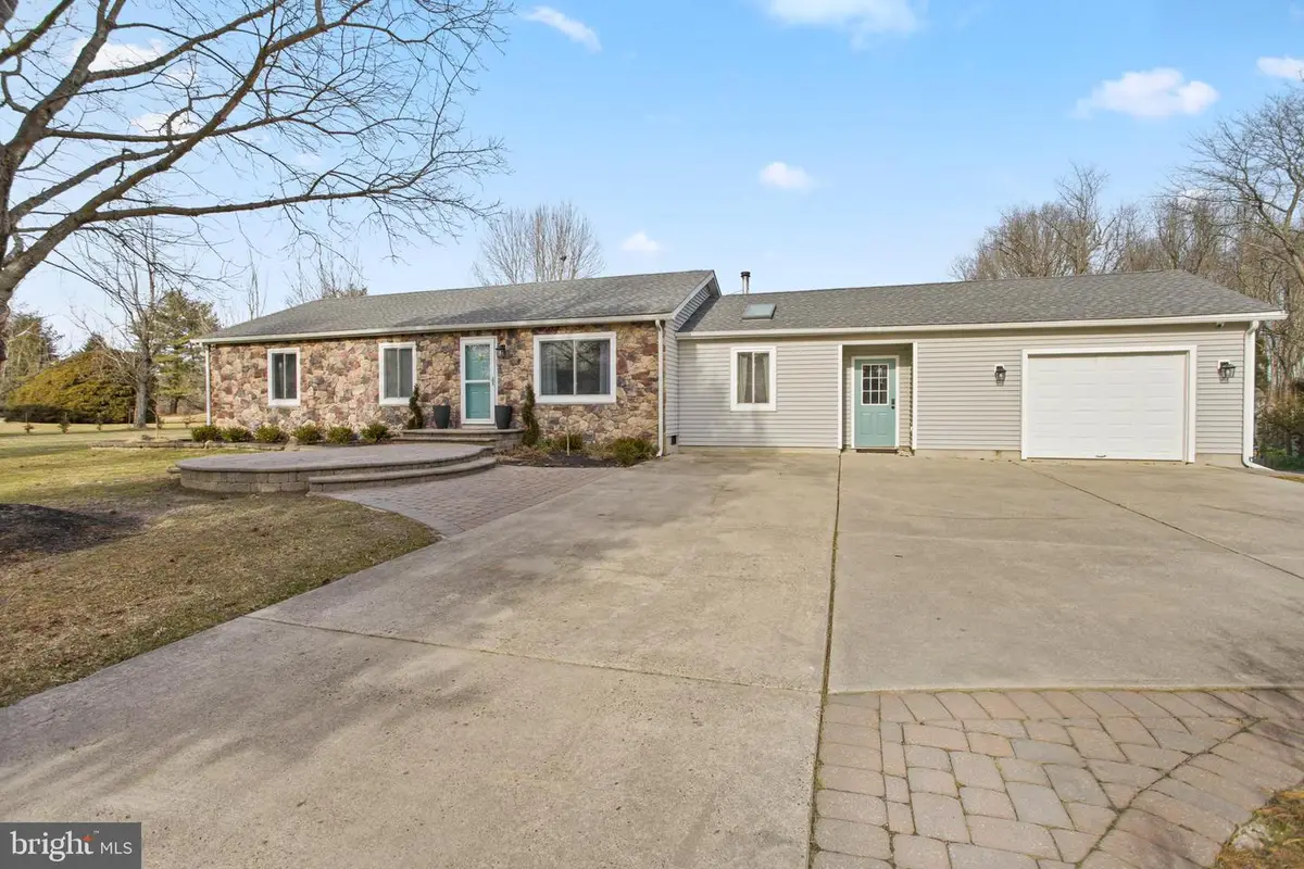 14 Shenandoah Ln, Southampton, NJ 08088 - #1