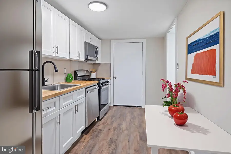 310 York St, Burlington, NJ 08016 - Image #2