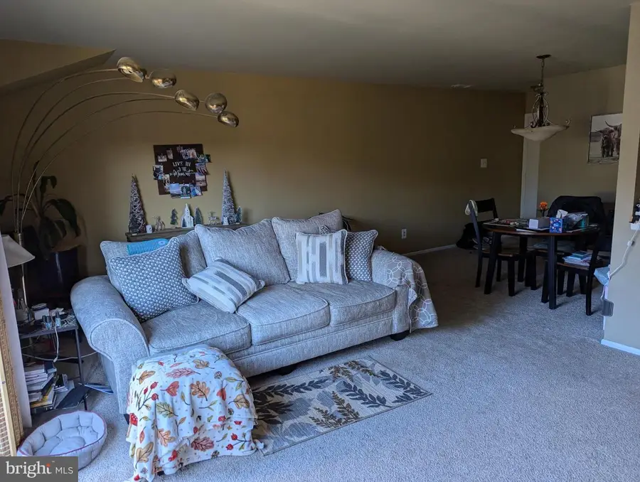 716 Woodhollow Dr, Marlton, NJ 08053 - Image #2