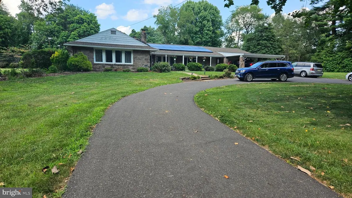 204 Dale Rd, Mount Holly, NJ 08060 - Image #1