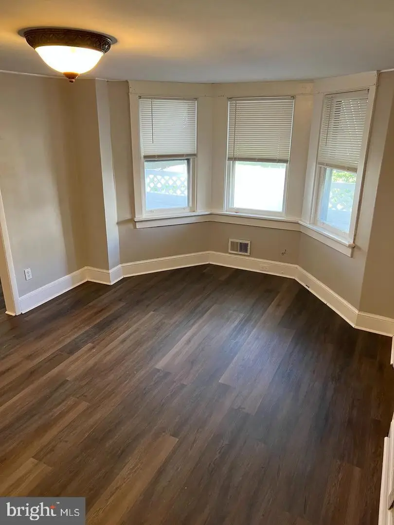 232 W Union St, Burlington, NJ 08016 - Image #2