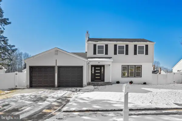 22 Willow Ridge Rd, MARLTON, NJ 08053