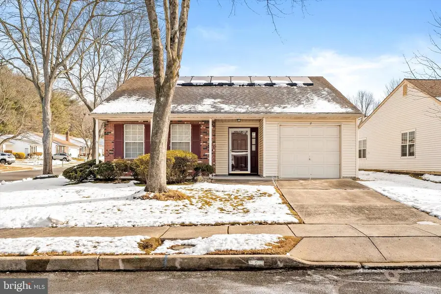 2 Fernwood Ct, Columbus, NJ 08022 - Image #2