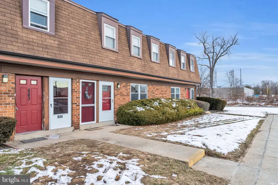 845 Henri Ct, Burlington, NJ 08016 - Image #2