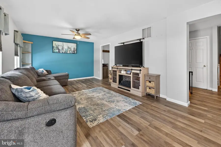 13 Powder Ln, Burlington, NJ 08016 - Image #3