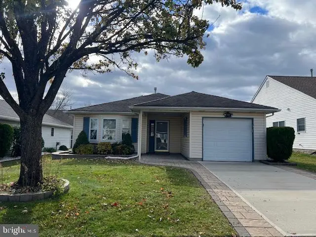 243 Wagon Wheel Ln, Columbus, NJ 08022 - Image #1