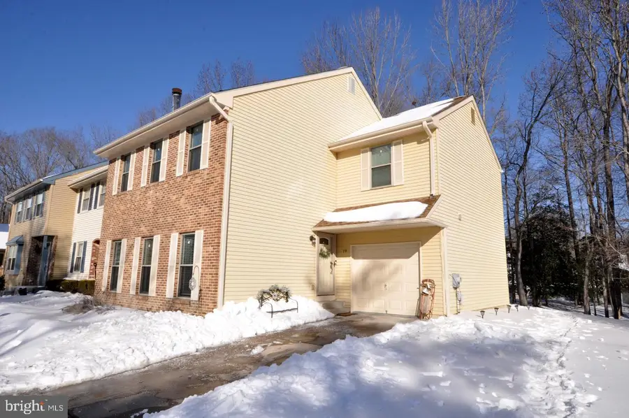 19 Blackhawk Ct, Medford, NJ 08055 - Image #2