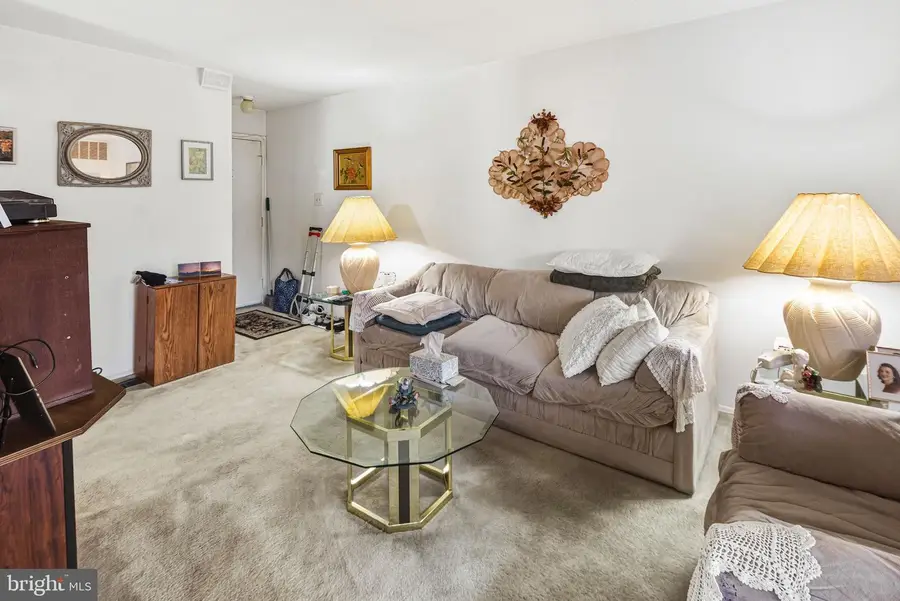 1511 Woodhollow Dr, Marlton, NJ 08053 - Image #2