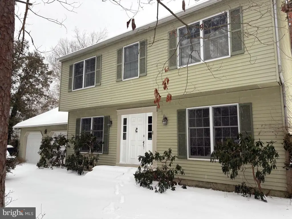 12 Friar Tuck Dr, Medford, NJ 08055 - Image #1