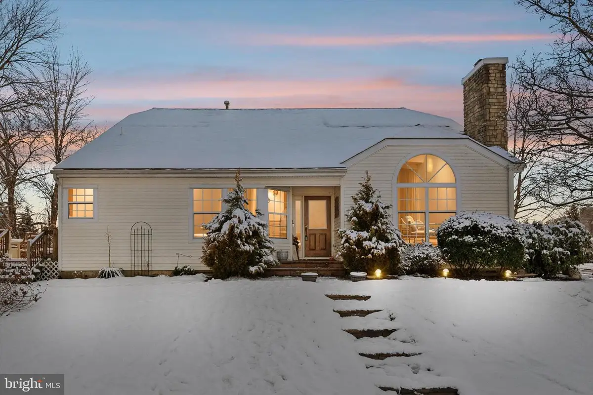 44 Tudor Dr, Burlington, NJ 08016 - Image #1