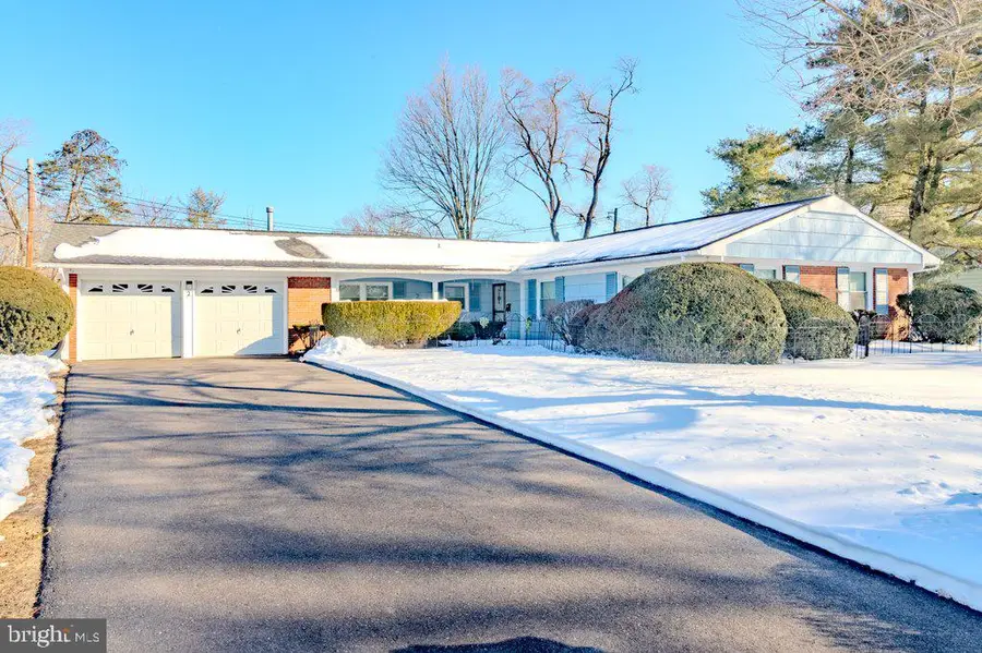 2 Creekview Rd, Willingboro, NJ 08046 - #3