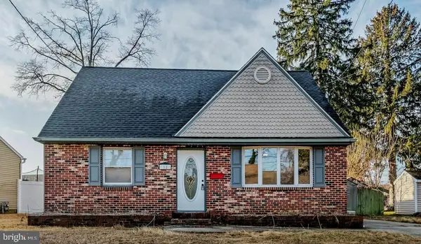 12 Overbrook Ave, MAPLE SHADE, NJ 08052