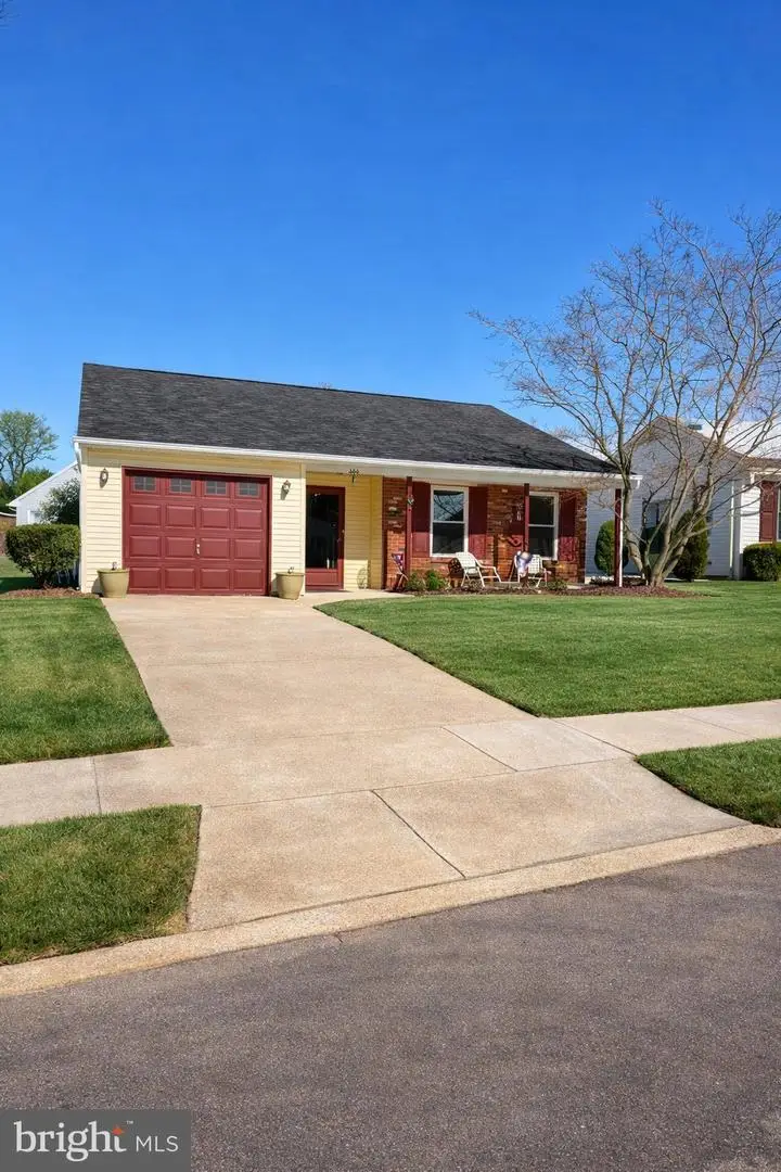 306 Hilltop Ln E, Columbus, NJ 08022 - #1