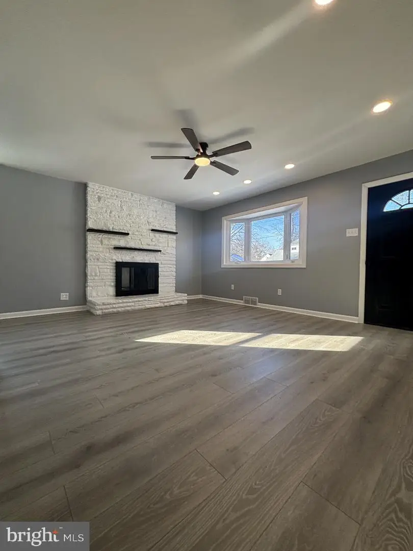 1004 Armistice Dr, Burlington, NJ 08016 - #3