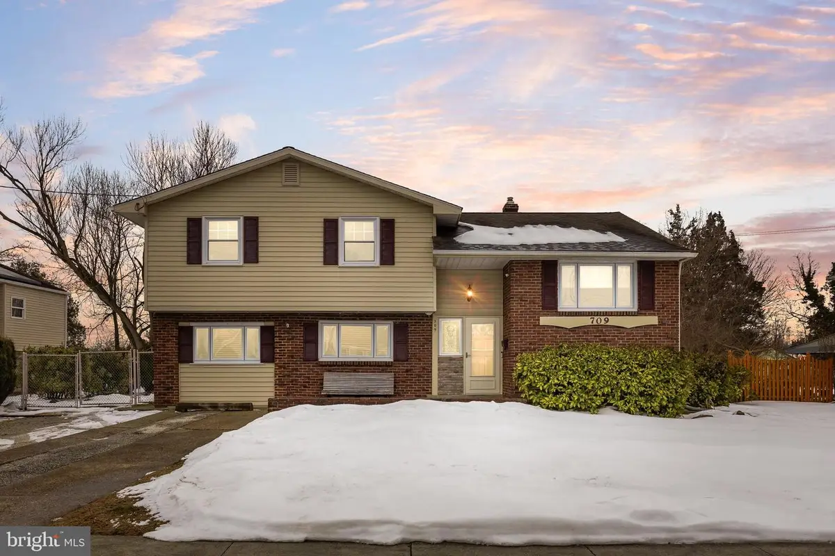 709 Dartmouth Ave, Cinnaminson, NJ 08077 - #1