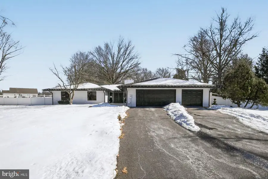 4304 Bridgeboro Rd, Moorestown, NJ 08057 - #3