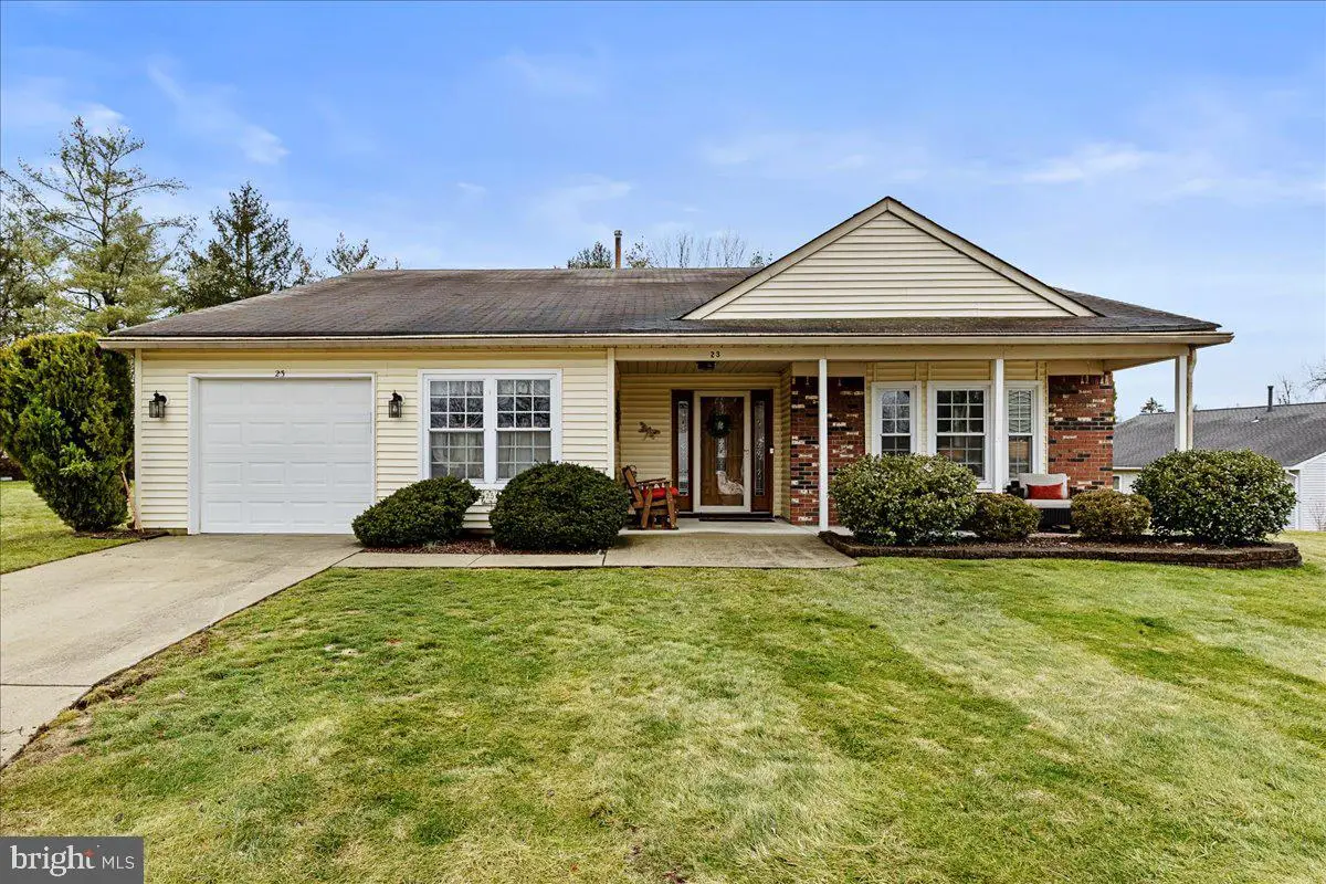 23 Meadowwood Ct, Columbus, NJ 08022 - #1