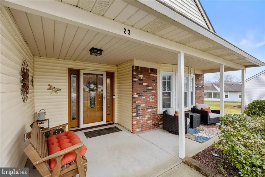 23 Meadowwood Ct, Columbus, NJ 08022 - #2