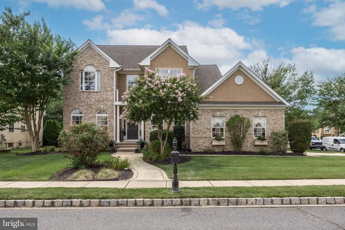 8 Saratoga Springs Dr, Cinnaminson, NJ 08077 - #1