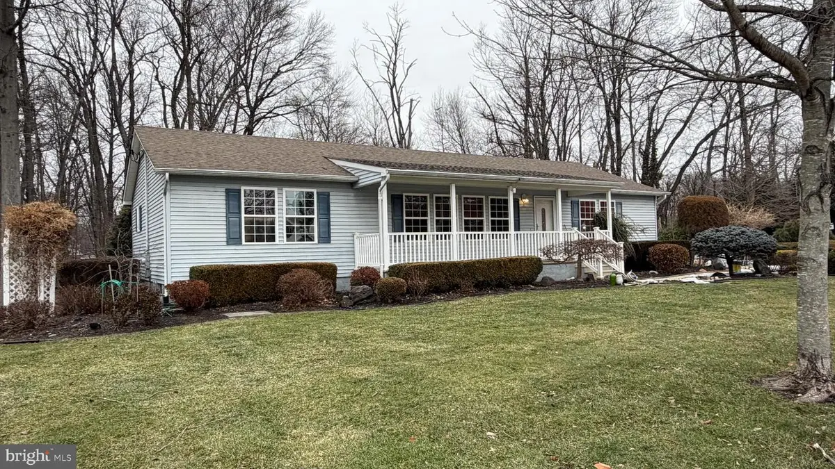 229 Washington St, Fieldsboro, NJ 08505 - #1