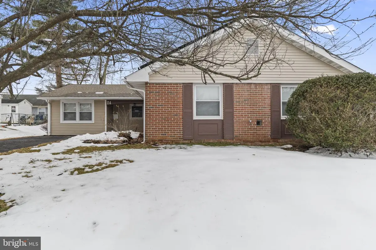 24 Pilgrim Ln, Willingboro, NJ 08046 - #1