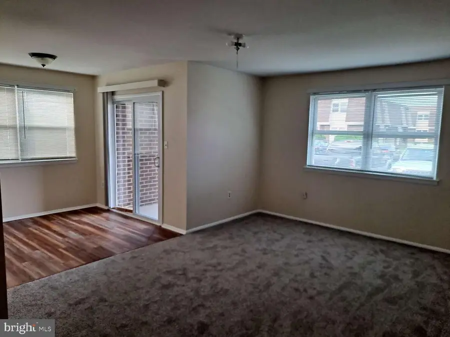 2-1 Florence Tollgate Pl, Burlington, NJ 08016 - #3