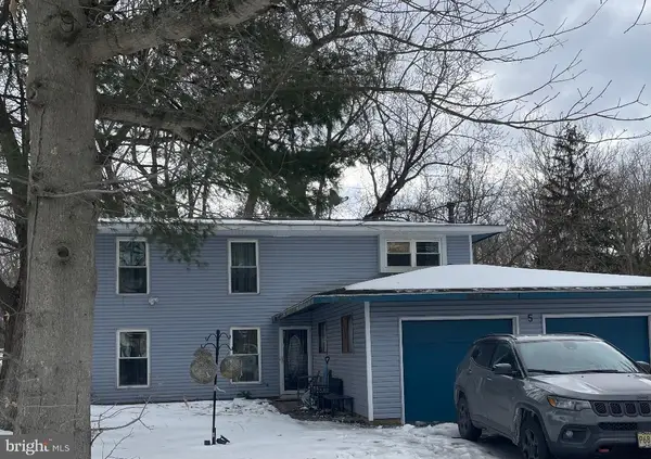 5 Surrey Ct, MOUNT HOLLY, NJ 08060