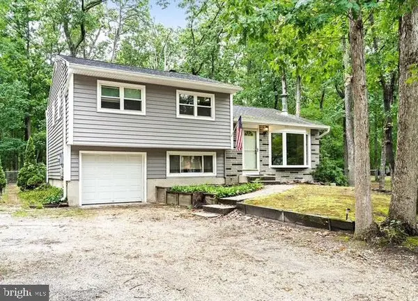 225 Maple Dr, BROWNS MILLS, NJ 08015