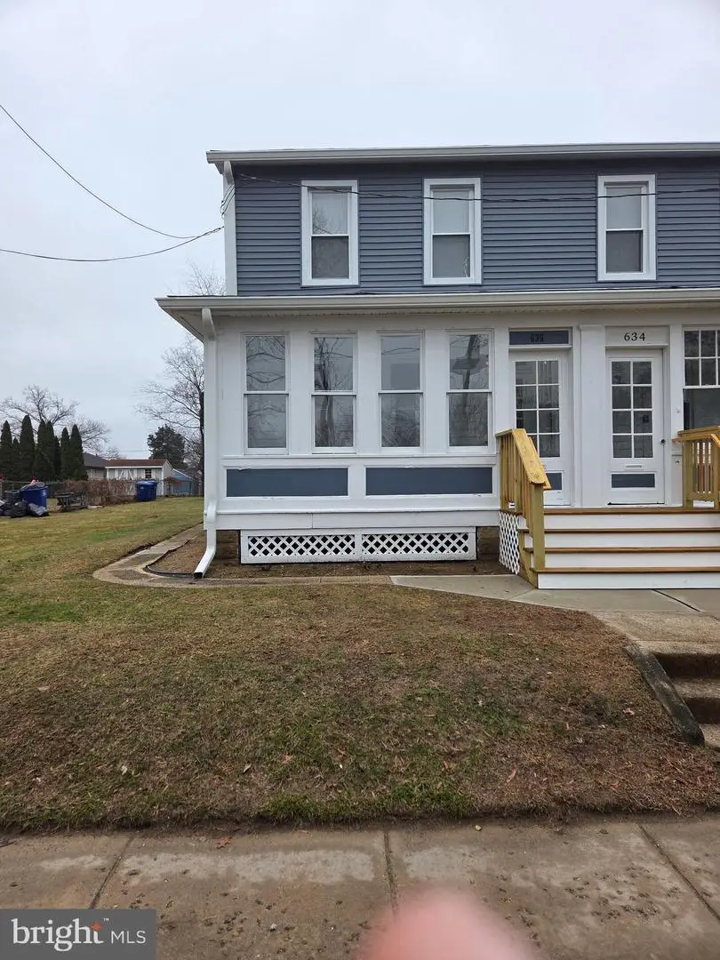 636 E Front St, Florence, NJ 08518 - #2