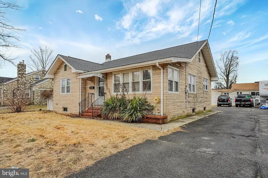 827 Olive St, Roebling, NJ 08554 - #3