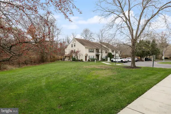 164-b Bradford Ct, MOUNT LAUREL, NJ 08054