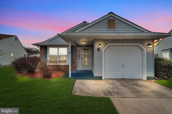 6 E Cortland Ct, MOUNT LAUREL, NJ 08054