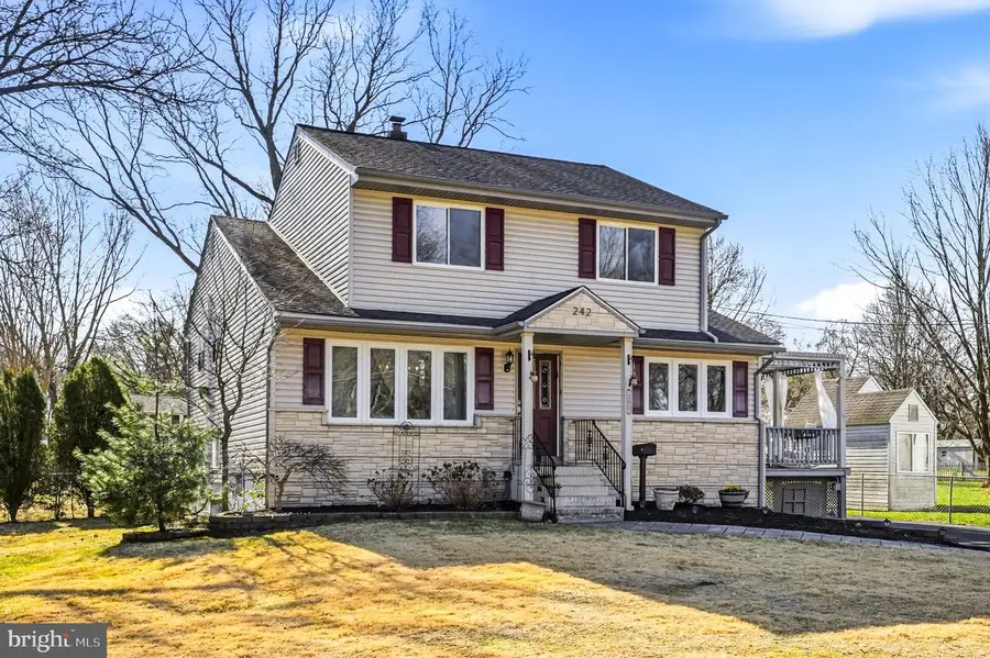 242 Center St, Moorestown, NJ 08057 - #2