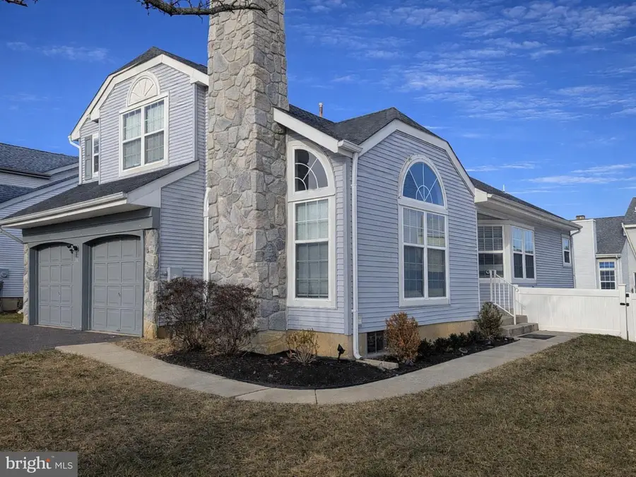 11 Dryden Dr, Burlington, NJ 08016 - #2