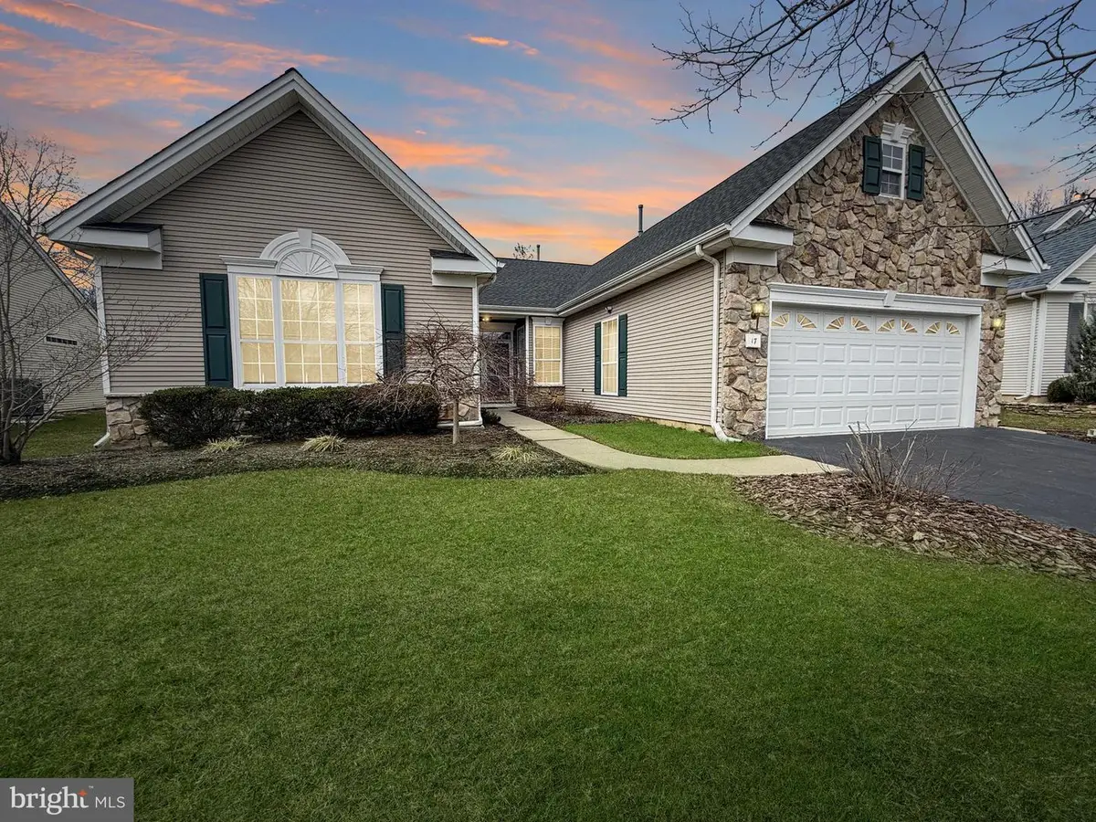 17 Barbary Ln, Columbus, NJ 08022 - #1