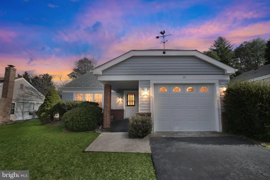 19 Stamford Pl, Leisuretowne, NJ 08088 - #3