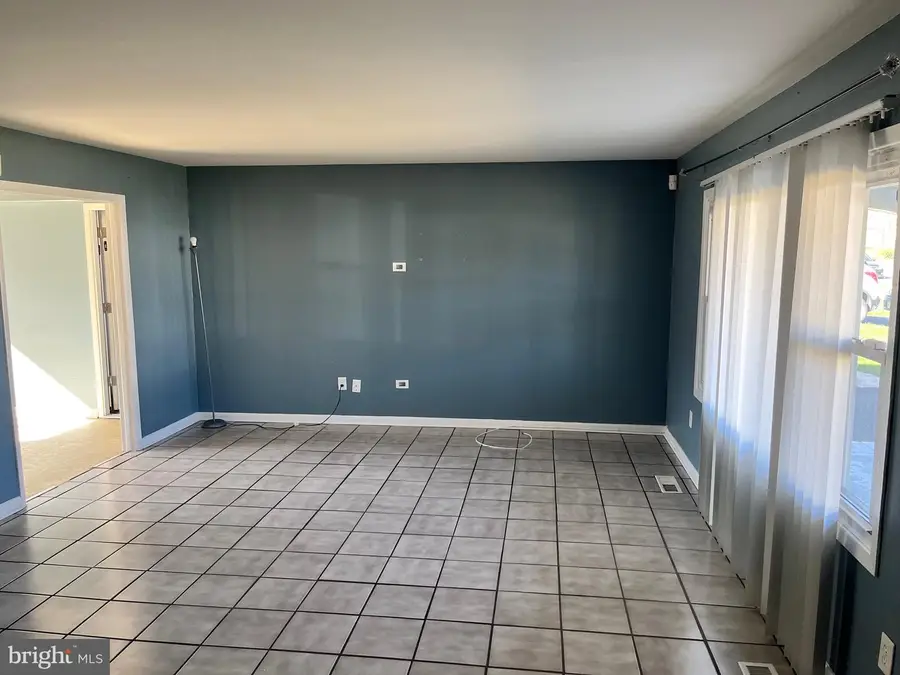 54 Middleton Ln, Willingboro, NJ 08046 - #3